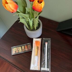 Milani Gilded Mini Palette with Brushes